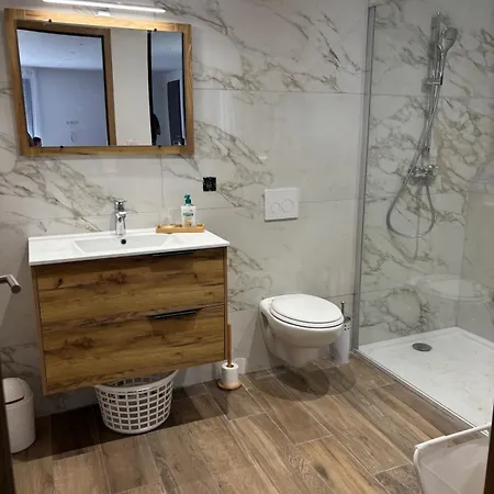 Apartment Rez De Grand T2