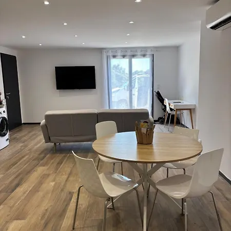Apartment Rez De Grand T2